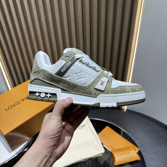L0VT SNEAKER