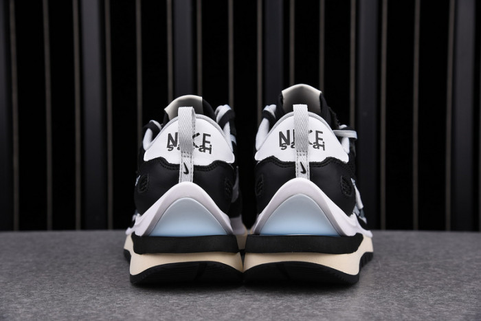 SACAI X NIKE PEGASUA VAPORFLY BLACK WHITE CI9928 001