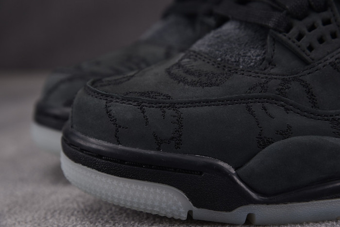KAWS x Air Jordan 4 Retro 