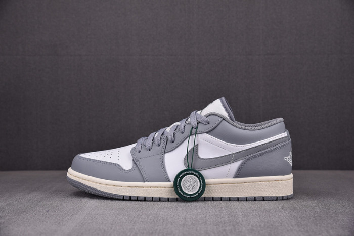 Air Jordan 1 Low“Stealth and White 553558-053