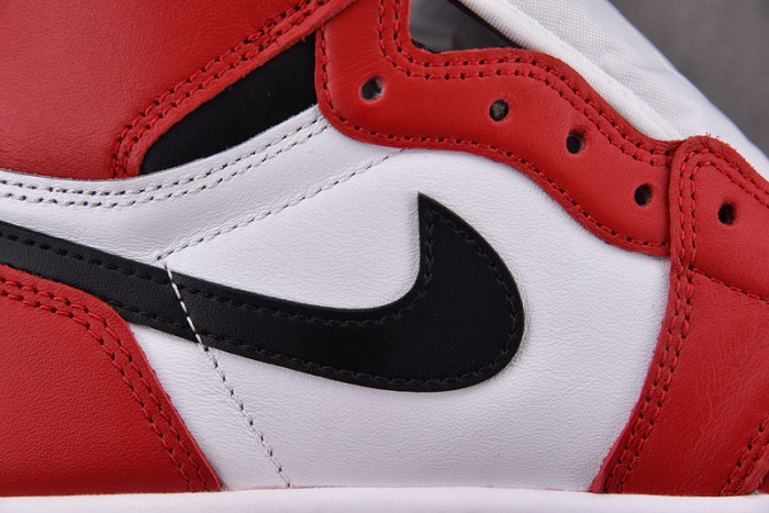 AIR JORDAN 1 RETRO HIGH OG CHICAGO RED 555088-101
