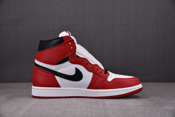 AIR JORDAN 1 RETRO HIGH OG CHICAGO RED 555088-101