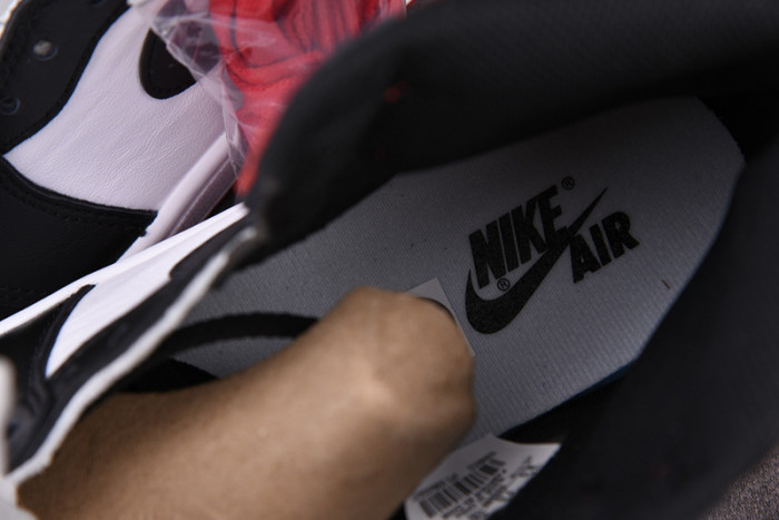 AIR JORDAN 1 HIGH OG “BLACK TOE” WHITE/ BLACK-VARSITY RED MENS 555088-125