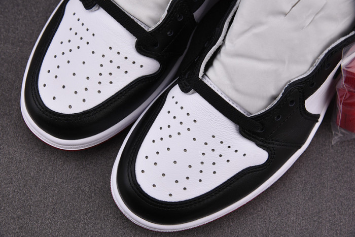 AIR JORDAN 1 HIGH OG “BLACK TOE” WHITE/ BLACK-VARSITY RED MENS 555088-125