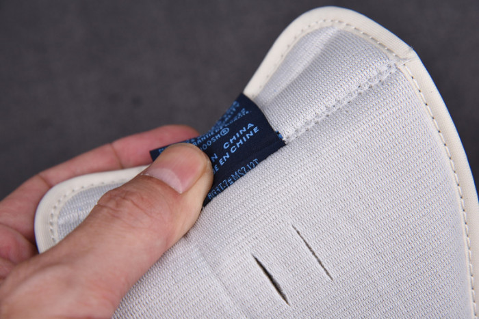 AIR JORDAN 1 RETRO HIGH OBSIDIAN UNC 555088-140