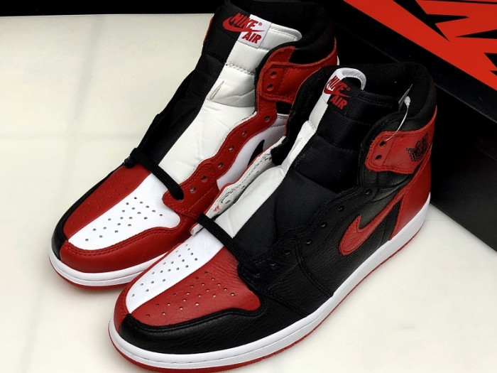AIR JORDAN 1 RETRO "HOMAGE TO HOME" RED 861428-061