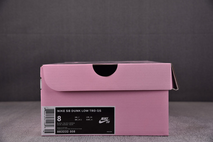 NIKE SB DUNK LOW BLACK PIGEON - 883232-008