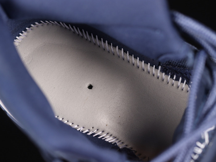 Air Jordan 11 Velvet “Midnight Navy” AR0715-441