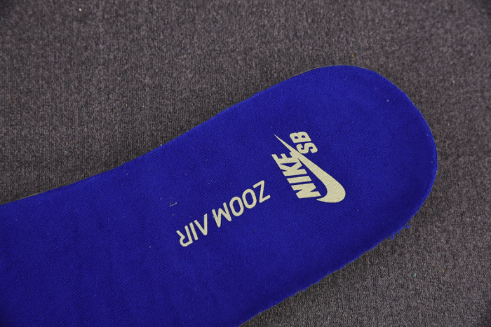 NIKE DUNK LOW SB CELADON BQ6817-301