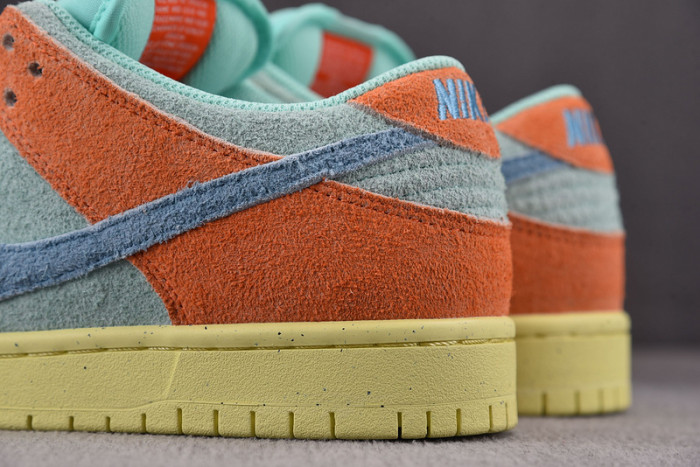 Nike Dunk SB Low “Noise Aqua” DV5429-800