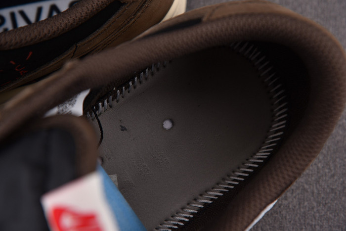 TRAVIS SCOTT AIR JORDAN 1 LOW DARK MOCHA CQ4277-001