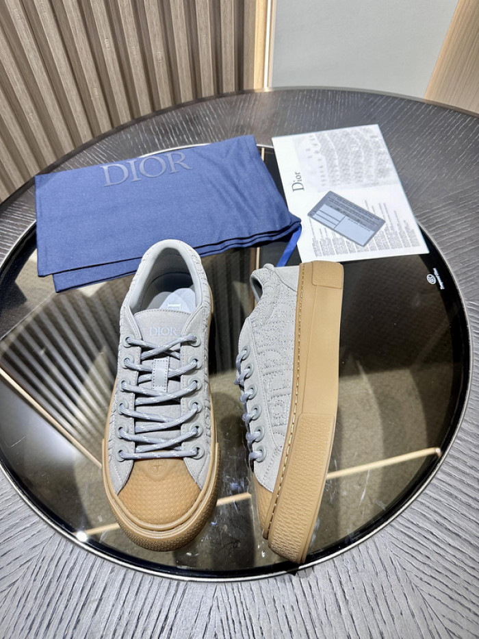 D10R SNEAKER