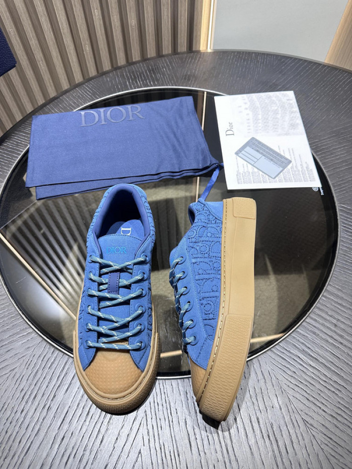 D10R SNEAKER