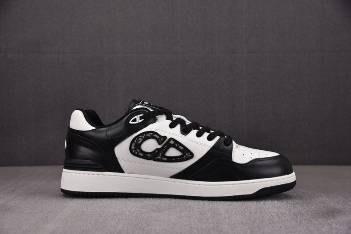 D10R B57 LOW SNEAKER