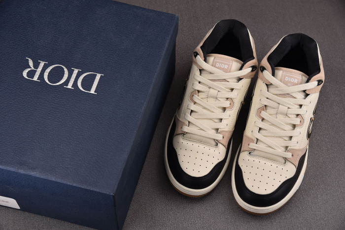 D10R B57 MID SNEAKER