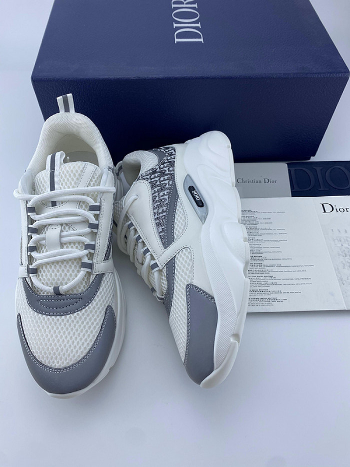 D10R SNEAKER