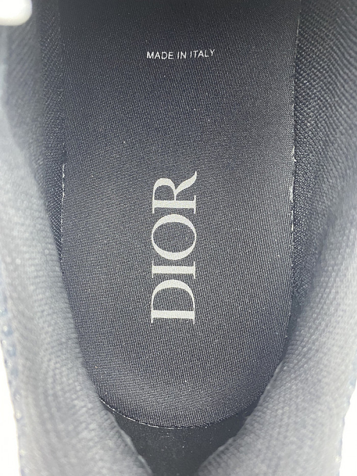 D10R SNEAKER