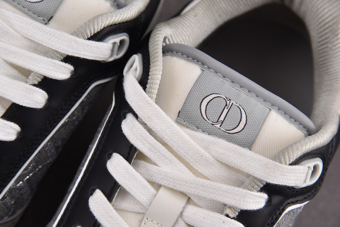 D10R B27 LOW SNEAKER