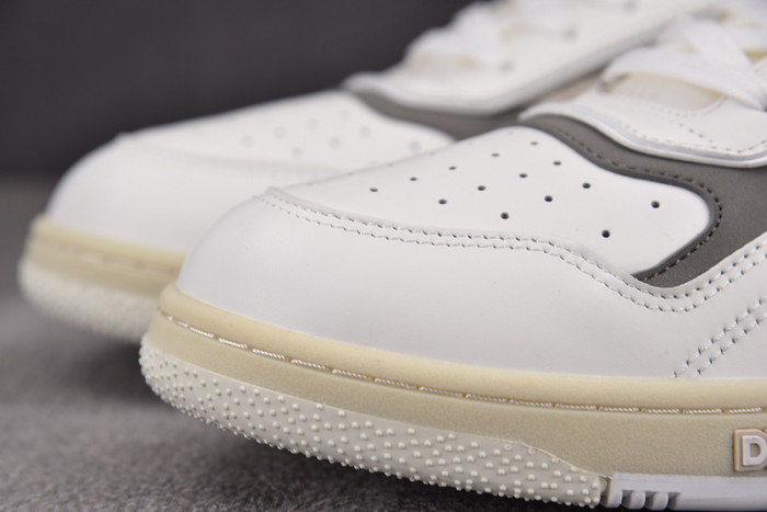 D10R B27 LOW SNEAKER