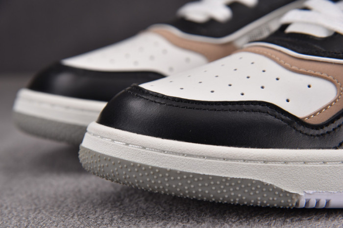 D10R B27 LOW SNEAKER