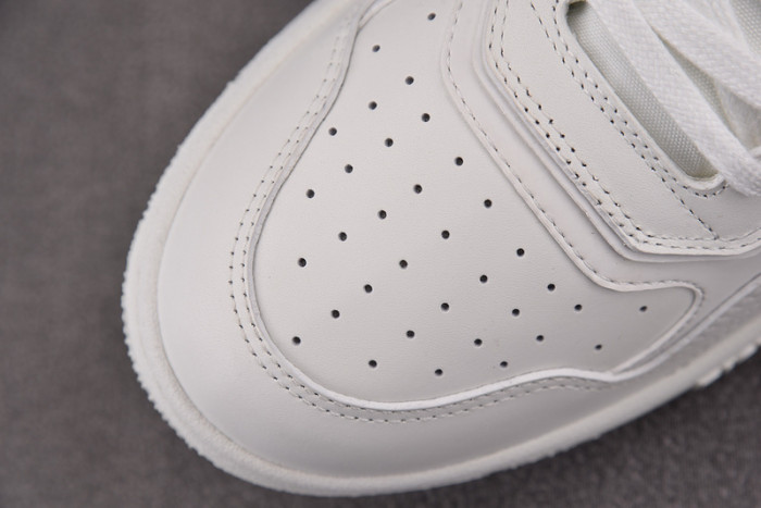 D10R B27 LOW SNEAKER