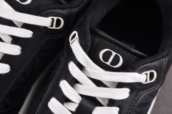 D10R B27 LOW SNEAKER