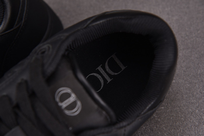 D10R B27 LOW SNEAKER