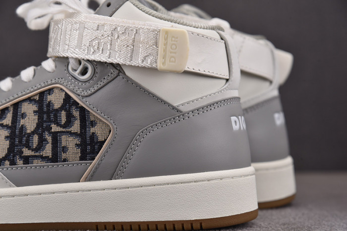 D10R B27 MID SNEAKER