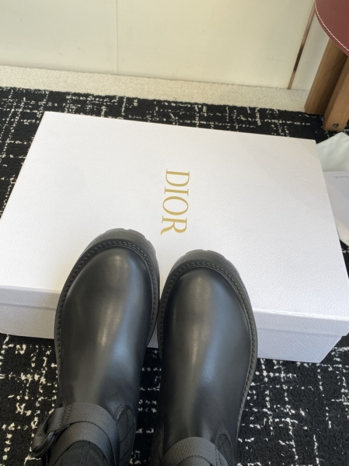 D10R boot