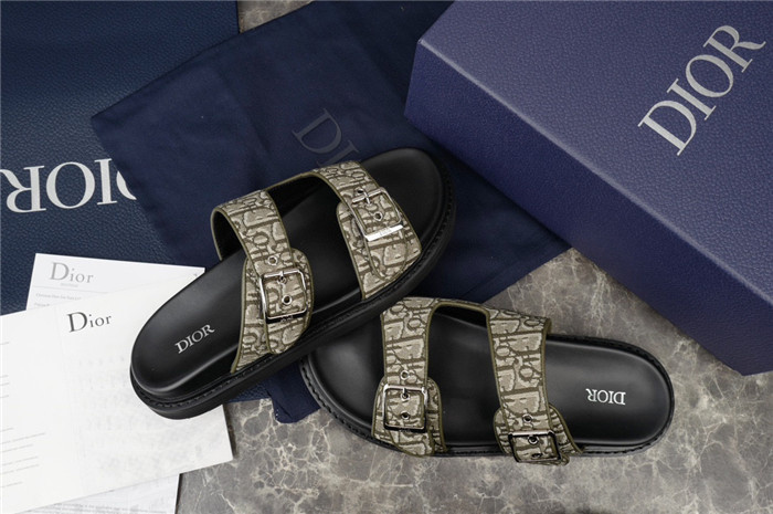 d10r sandal
