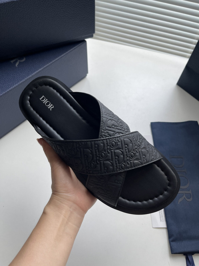 d10r sandal