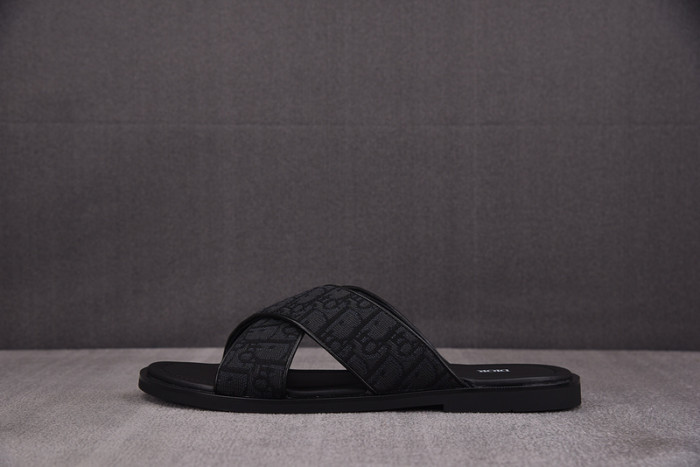 d10r sandal