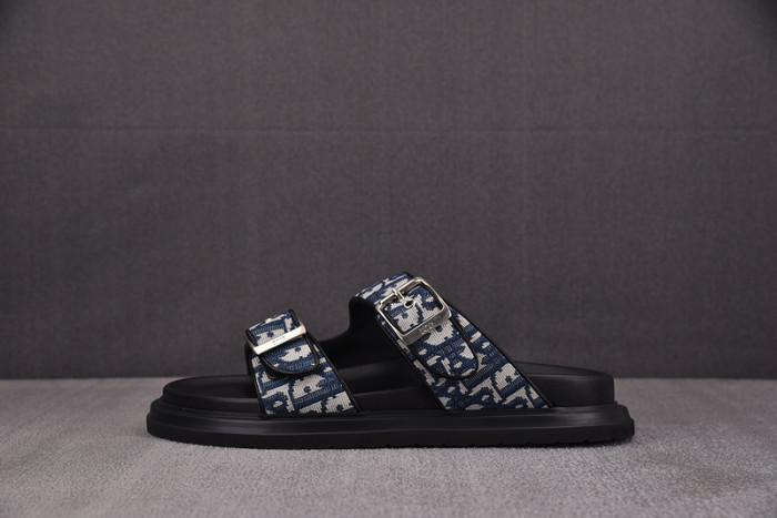d10r sandal