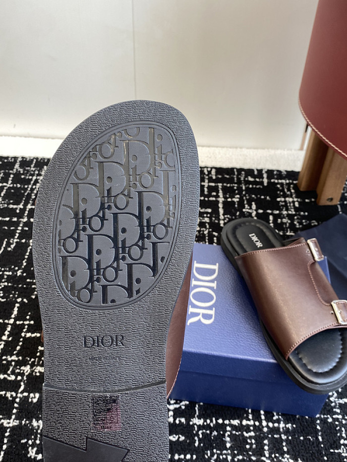 d10r sandal
