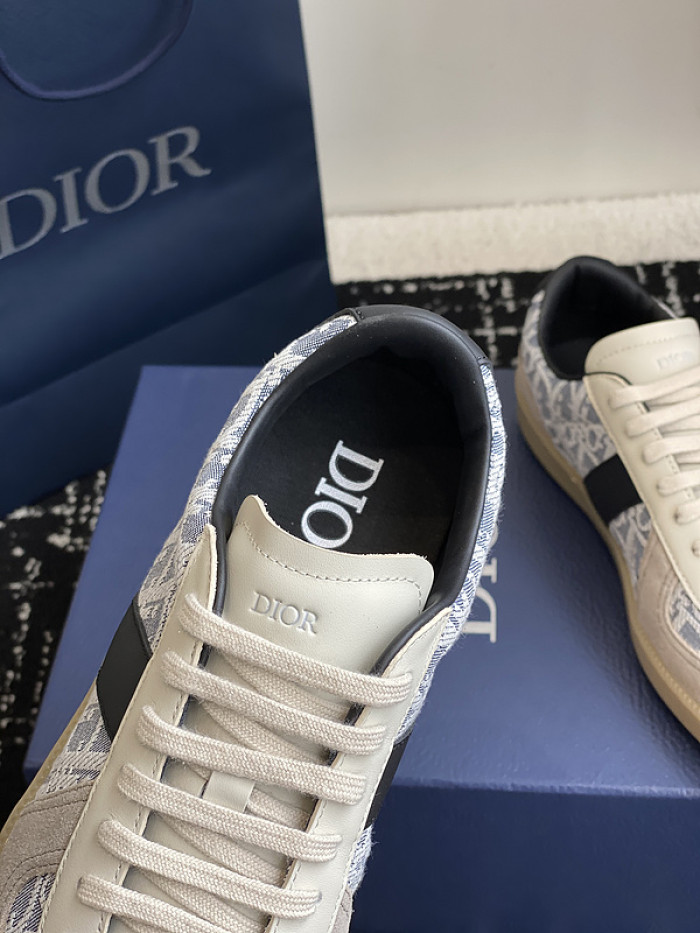 D10R SNEAKER