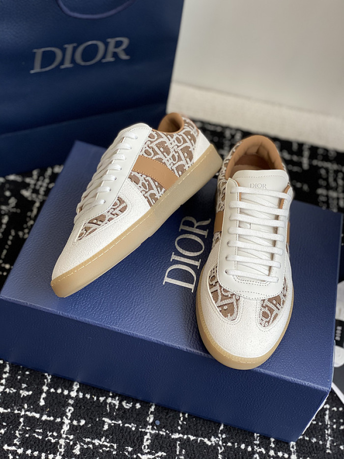 D10R SNEAKER