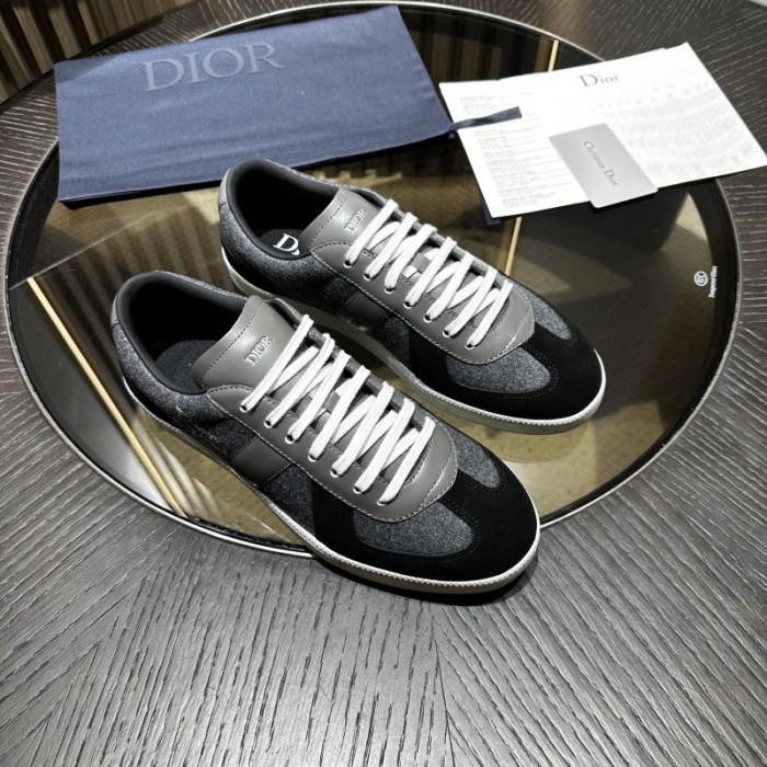 D10R SNEAKER