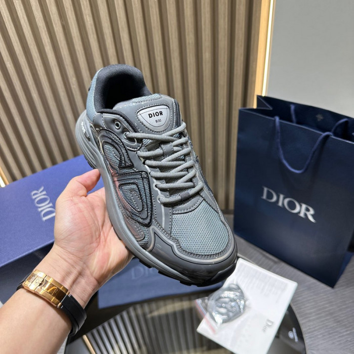 D10R SNEAKER