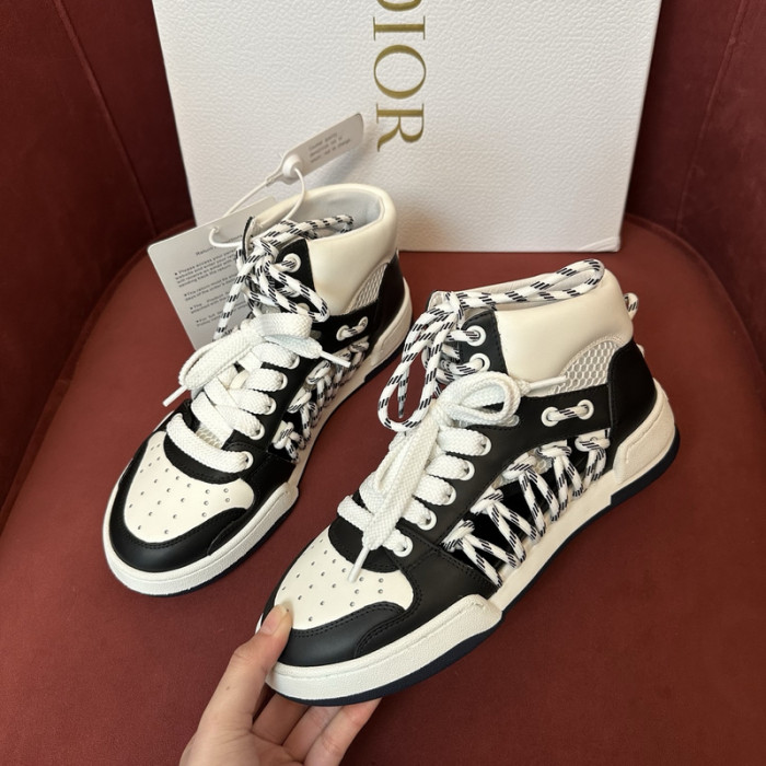 D10R SNEAKER