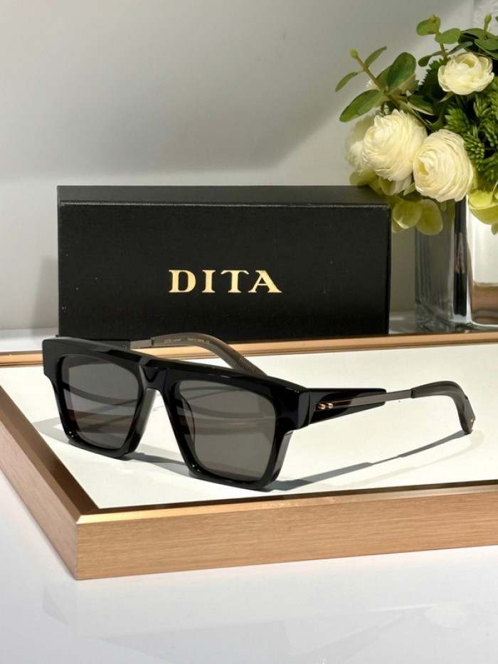 D1TA GLASSES