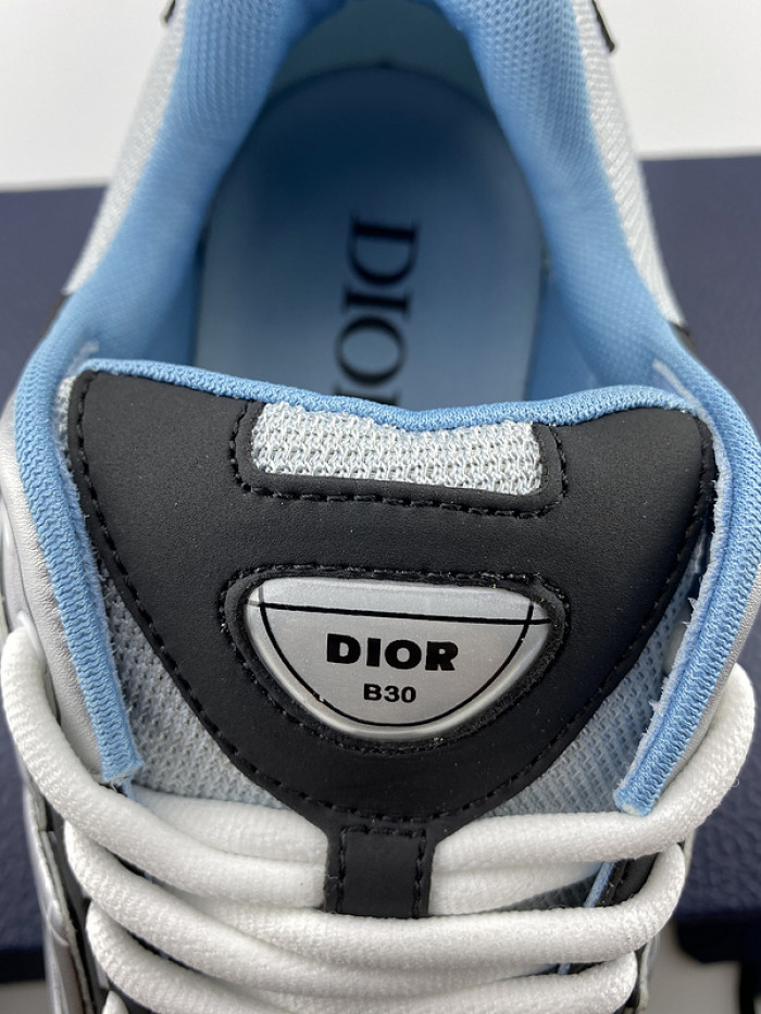 D10R SNEAKER