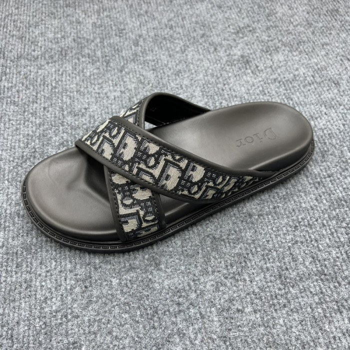 d10r sandal