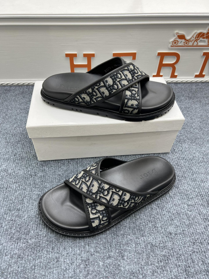 d10r sandal