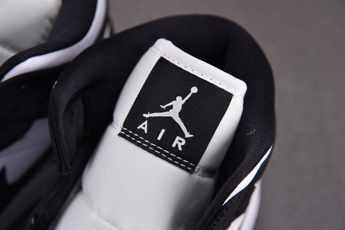 Air Jordan 1 Mid "Panda" DV0991-101