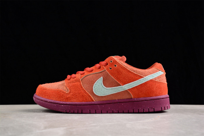 Nike SB Dunk Low “Mystic Red” DV5429-601