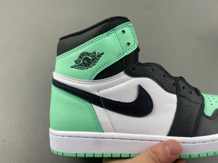 Air Jordan 1 High OG “Green Glow” DZ5485-130