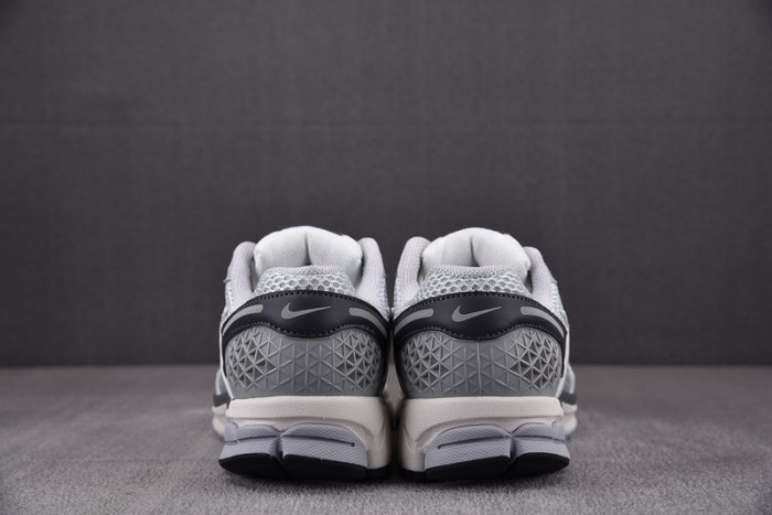 NK Air Zoom Vomero FD9919-001