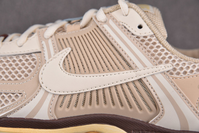 Nike Zoom Vomero 5 Oatmeal (Women