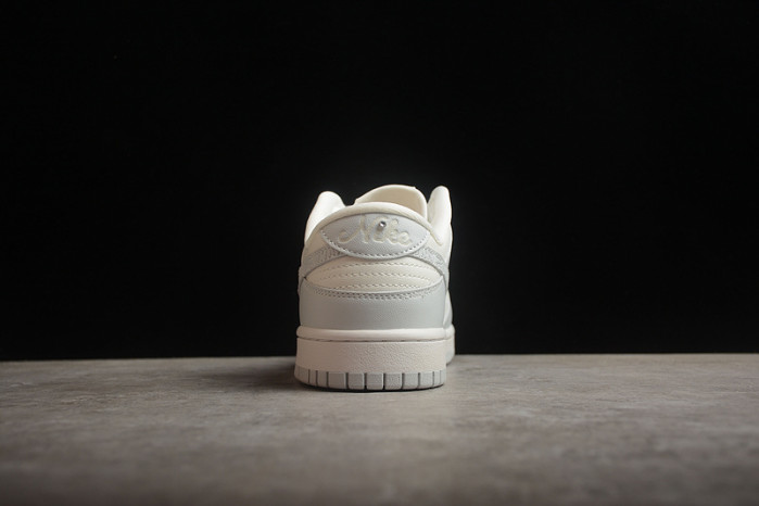 NIKE DUNK LOW NEEDLEWORK FJ4553-133