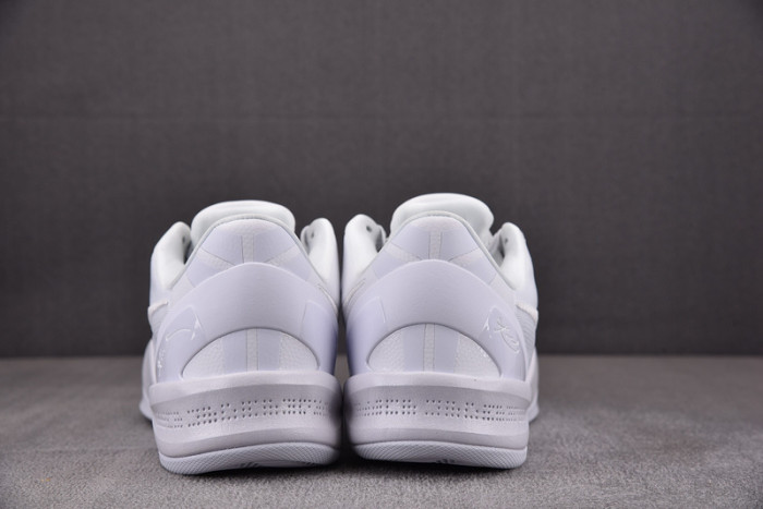 NIKE KOBE 8 PROTRO "TRIPLE WHITE" FJ9364-100